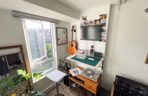 Quartier des Spectacles Condo | Downtown Studio Berri-UQAM Renovated