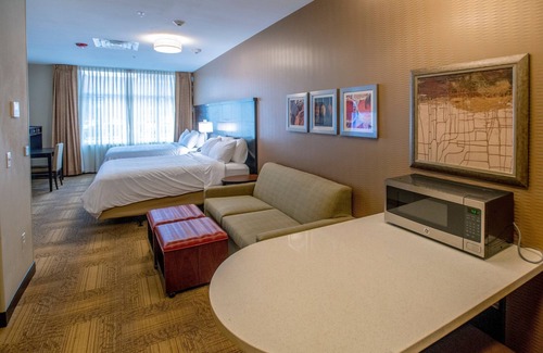 Downtown Denver Apartment | Downtown Studio! Pool, Hot Tub, Free Breakfast Buffet