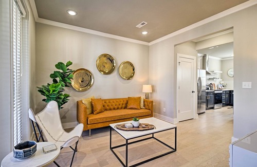 Chattanooga House | Downtown Stunner - views of Lookout Mountain and close to downtown favorites!