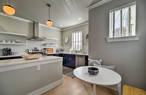 Chattanooga House | Downtown Stunner - views of Lookout Mountain and close to downtown favorites!