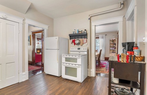 Sturgeon Bay House | Downtown Sturgeon Bay- Charming duplex walking distance to Kitty O'Reillys