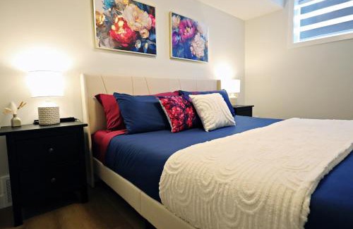 North Central Edmonton House | Downtown Suite King Beds,Long Stays,Disney+