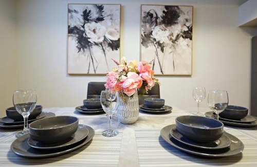 North Central Edmonton House | Downtown Suite King Beds,Long Stays,Disney+