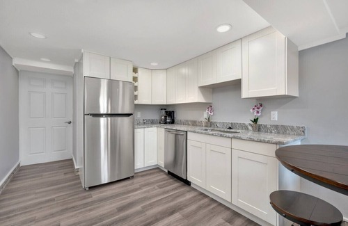 Traverse City Apartment | `Downtown TC Retreat on the water - Sleeps 6