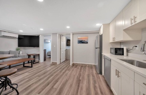 Traverse City Apartment | `Downtown TC Retreat on the water - Sleeps 6