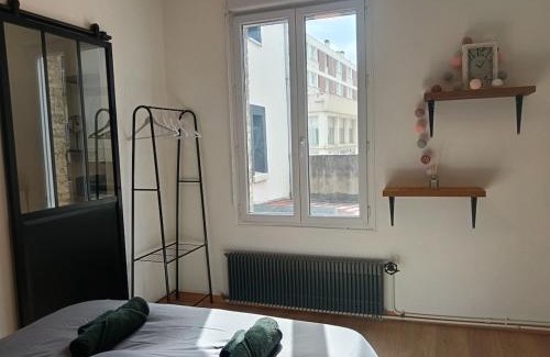 Anatole France Danton Apartment | Downtown Terrace