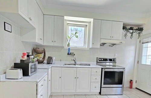 Trinity - Bellwoods Apartment | Downtown Toronto 1 bedroom unit Near Trinity bellwood park