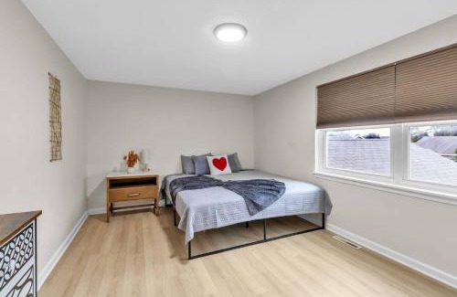 Willert Park Apartment | Downtown & Upscale