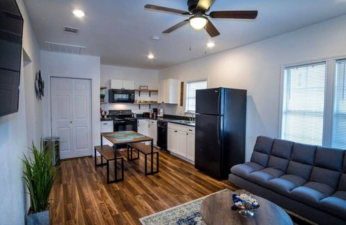 Nevada Street Apartment | Downtown View Cozy 2BR/1BA Home Sleeps 8