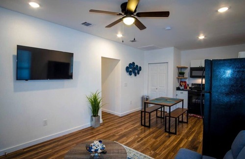 Nevada Street Apartment | Downtown View Cozy 2BR/1BA Home Sleeps 8