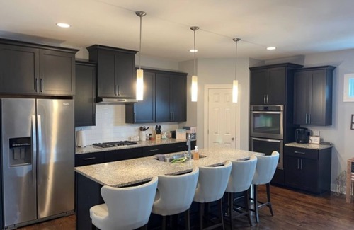 Salemtown House | Downtown View Roof Deck-Sleeps 12-1.5 to Broadway