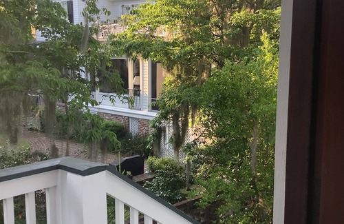 The Bluff Cottage | Downtown waterfront Walking Distance to Everything!