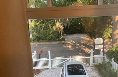 The Bluff Cottage | Downtown waterfront Walking Distance to Everything!