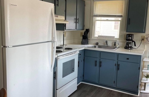 Waynesboro Apartment | Downtown Waynesboro Location, Walk to Dining/Bars/Brewery Stylish NEW decor! Washer/Dryer in unit