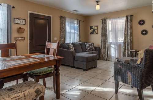 Paso Robles Cottage | Downtown Weekender-Walk To Downtown and Enjoy Everything Paso!