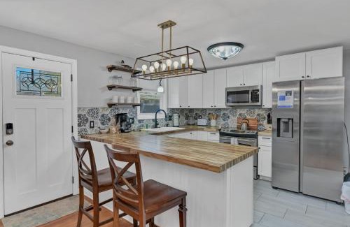 Columbia House | Downtown West Cola Home