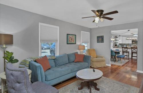 Columbia House | Downtown West Cola Home