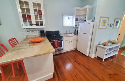 Delray Beach House | Downtown Whimsical Paradise; Pool, Tiki Bar, 2 blks North of Atlantic Ave Delray