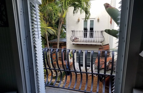 Delray Beach House | Downtown Whimsical Paradise; Pool, Tiki Bar, 2 blks North of Atlantic Ave Delray