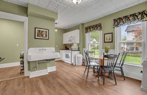 Milford House | Doyle House - Near Cooperstown Dreams Park