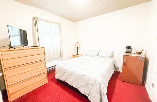Delta Junction Hotel | Draft House & Lodge