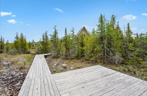 Northern Bruce Peninsula House | Dragonfly Cove - Nature-inspired Lakeside Living