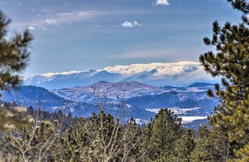 Florissant House | Dragons Roost Cabin with Sangre de Cristo Views!