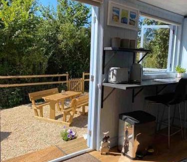 Axminster Ski Chalet | Drakes Mead Retreat - Shepherd's Hut