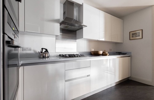 Redcliffe Apartment | Drayton Gardens VI by onefinestay
