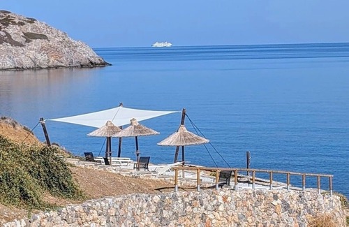 Mochlos House | Dream bungalow on the Mediterranean, plot ends in the sea private bathing