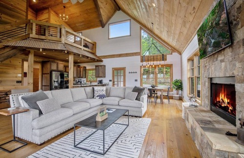 Foxfire Estates House | Dream Catcher - Blue Ridge, GA