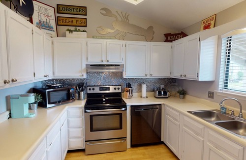Fort Walton Beach - Destin Condo | Dream Destin-ation Family Fun Condo- Pool, Tennis & Beach Service, Private Beach