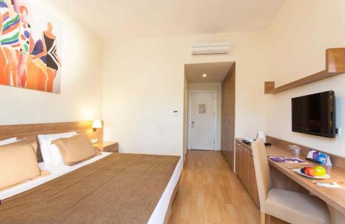 Side Hotel | Dream Family Club