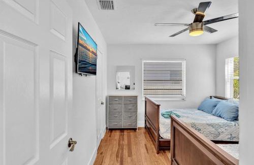 Dania Beach Villa | Dream Hollywood Beach Retreat With Jacuzzi and Fire Pit