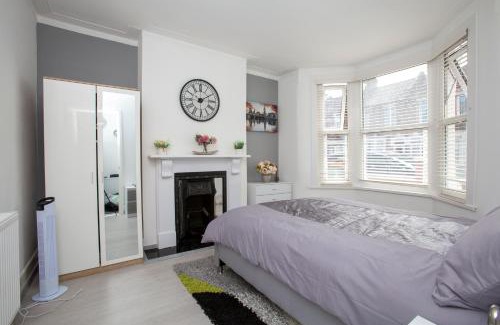 West Ham House | Dream Home Near Stratford Olympic Park London