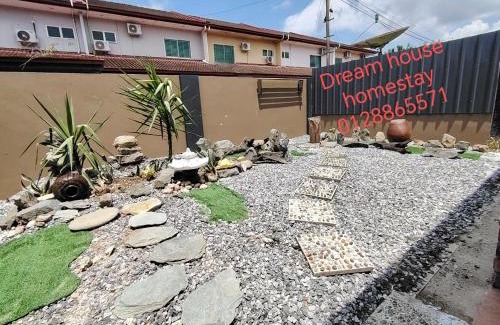 Sibu House | Dream House Homestay