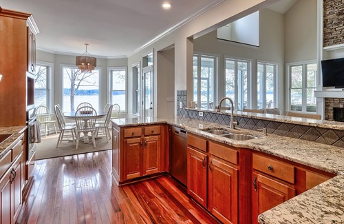 Ridgeway House | Dream Lake House! 4 Bedrooms/King Beds + 4 Full Baths on Lake Wateree!