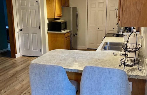 Lake George Cabin | Dream Lake, Lake George 5 bedroom, fireplace, winter special : free night