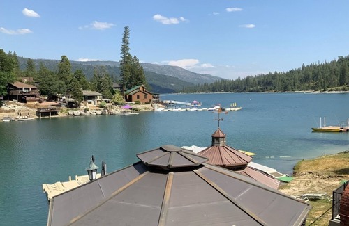 Bass Lake Apartment | Dream Lakefront Getaway at Beautiful Bass Lake!