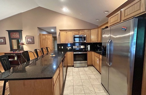 Almond Cabin | Dream on a Stream- Large Rental Cabin near Fontana Lake