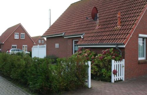 Neßmersiel Apartment | Dream on the dike 2 Comfortable Vacation Home