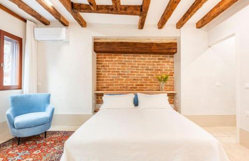 San Marco Apartment | Dream's door with canal view in Venice