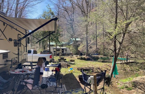 Saluda RV Rental | Dream Stream - Hemlock RV Campsite #2