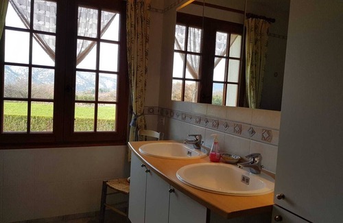 Malaucene Villa | Dream villa beneath the Ventoux. incl. heated pool, Wi-Fi & cleaning service!