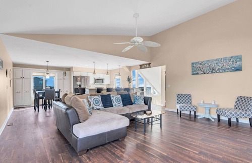 Beach Haven West House | Dream Waterfront Getaway 5 minutes to LBI Beaches