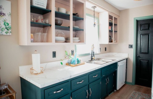 Clarksville House | Dreamcatcher Cottage Boho Charm & King Bed Comfort