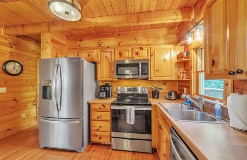 Lake Lure Cabin | Dreamcatcher~ Pet Friendly~ Mirror Lake~Waterfall