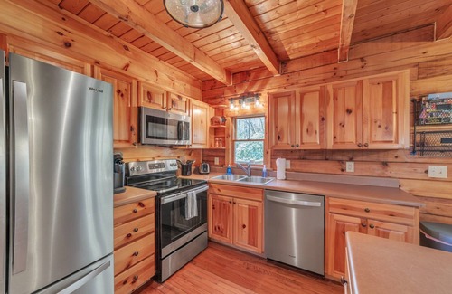 Lake Lure Cabin | Dreamcatcher~ Pet Friendly~ Mirror Lake~Waterfall