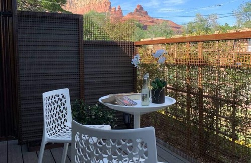 Uptown Sedona Apartment | DreamCatcher-S Uptown! Walk to Shop/Dine/Hike