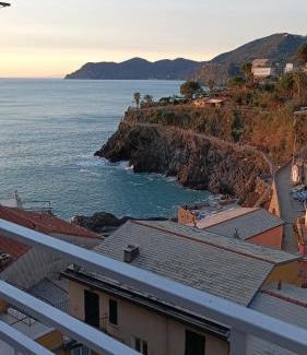 Manarola Apartment | Dreamers Sea View
